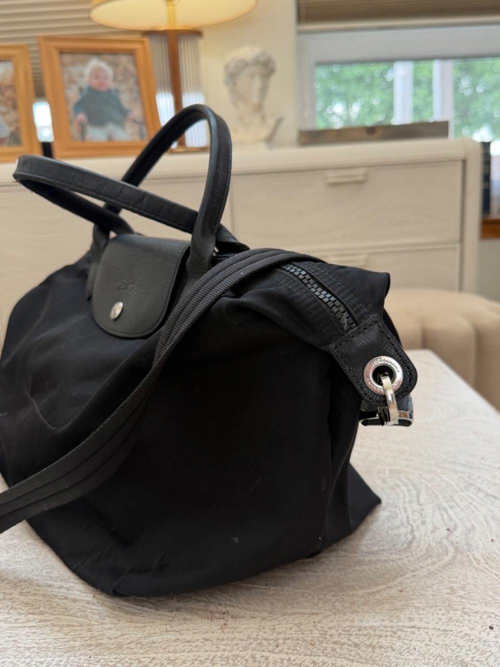 Longchamp Le Pilage MED all black crossbody - Picture 2 of 15